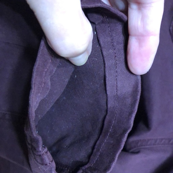 American Eagle outfitters maroon skinnt jeans. Size 6 - Picture 4 of 6